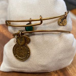 ✨Alex and Ani bundle✨